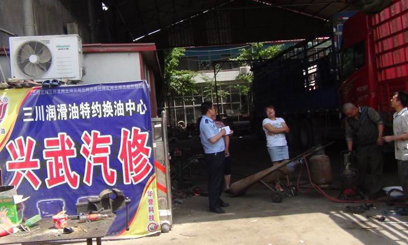 郯城交警大隊 踐行群眾路線，嚴查二手車市場“四非”經營行為
